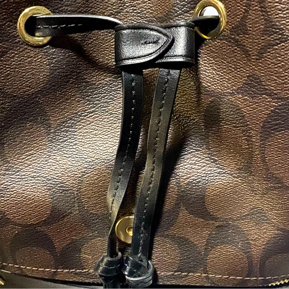 Signature COACH Kleo Backpack - Picture 5 of 10